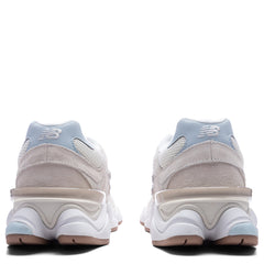 9060 - Bisque/Frosted Glass