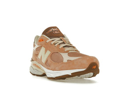 New Balance 990v3 MiUSA Exclusive Orange Cream Sneakers – M990SZ3