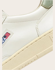 Medalist Low Leather Basket