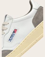 Medalist Low Leather Basket