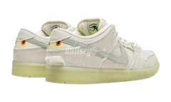 Nike SB Dunk Low Mummy