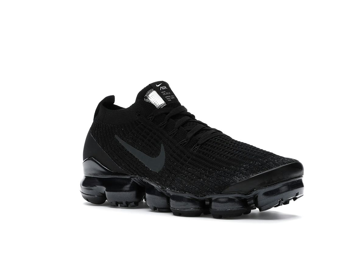 Nike Air VaporMax Flyknit 3.0 Triple Black: Lightweight Cushioning and Modern Style