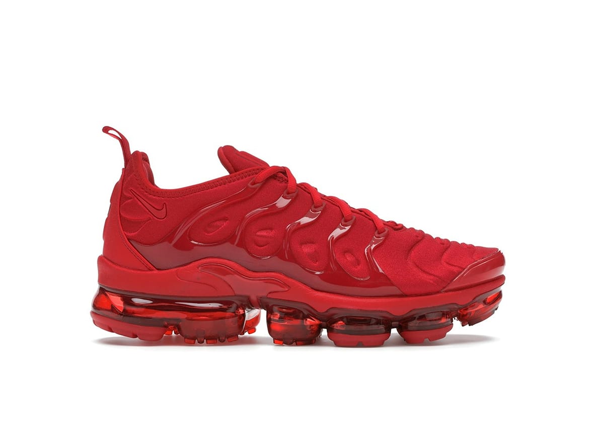 Nike Air VaporMax Plus Triple Red: Iconic Style and Airy Comfort