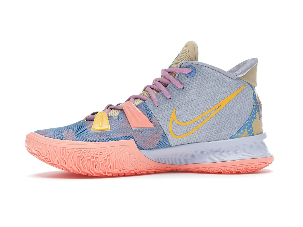 Nike Kyrie 7 Preheat Expressions Basketball Shoes