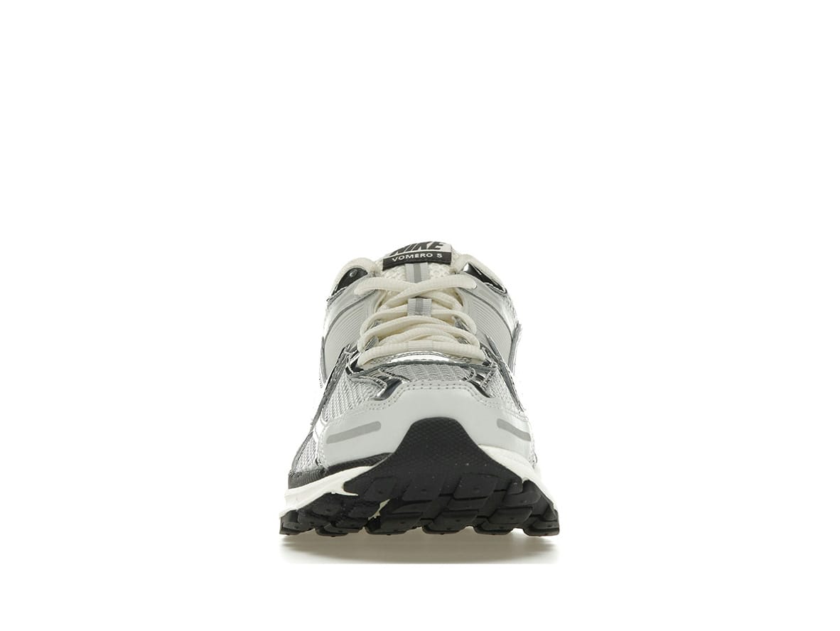 Nike Zoom Vomero 5 Chrome: Retro Running Shoe