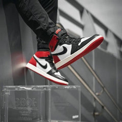 Air Jordan 1 Retro High OG Black Toe