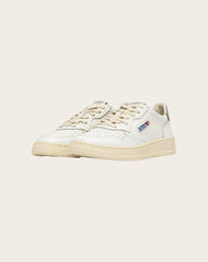 Medalist Low Leather Basket