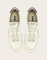 Medalist Low Leather Basket