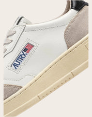 Medalist Low Leather Basket