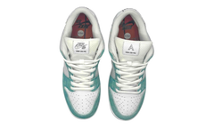 Nike SB Dunk Low April Skateboards (PreOwned)